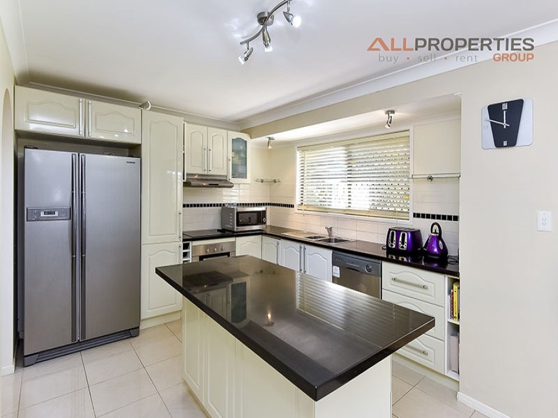 36 Dracon Street, Regents Park QLD 4118
