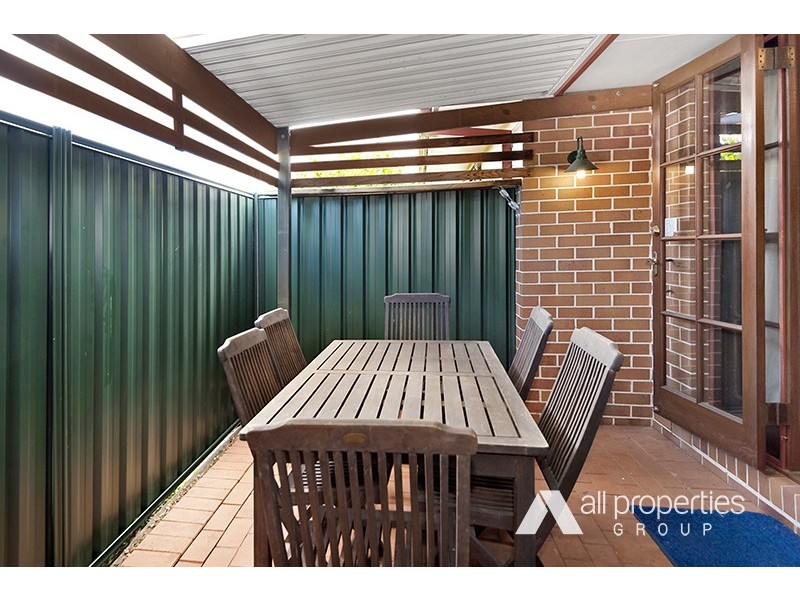 9 FERNHAVEN CT, Regents Park QLD 4118