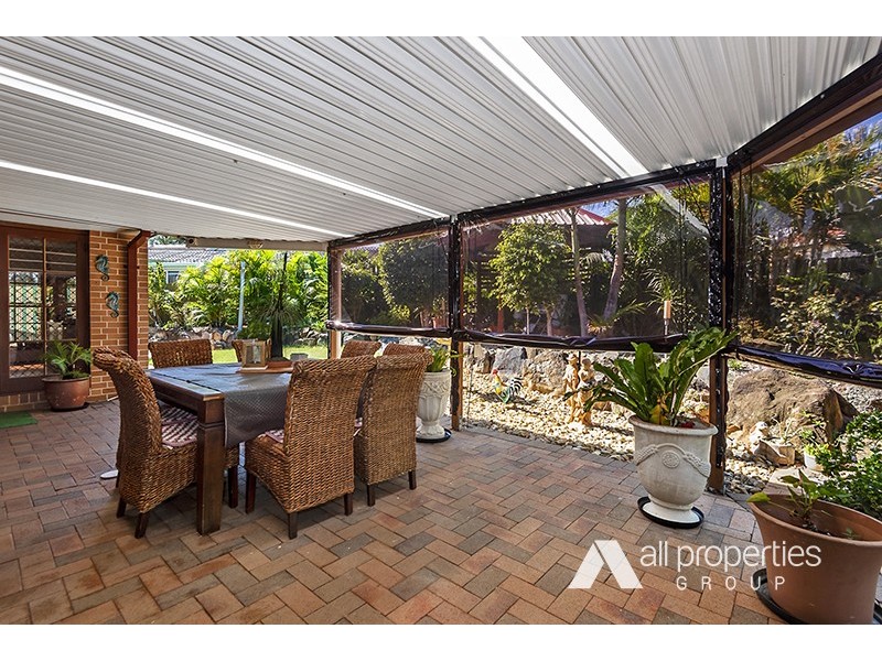 9 FERNHAVEN CT, Regents Park QLD 4118