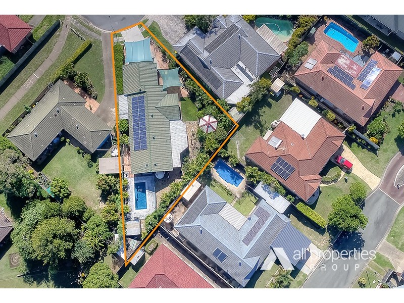 9 FERNHAVEN CT, Regents Park QLD 4118