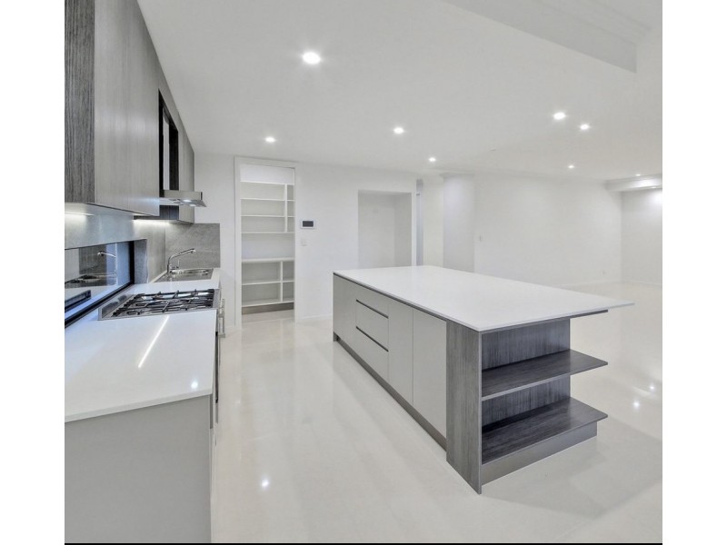 18 Ivory Crescent, Pallara QLD 4110