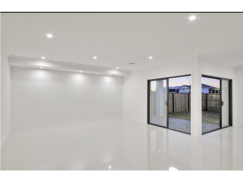 18 Ivory Crescent, Pallara QLD 4110