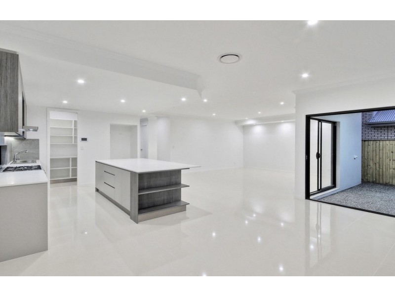 18 Ivory Crescent, Pallara QLD 4110