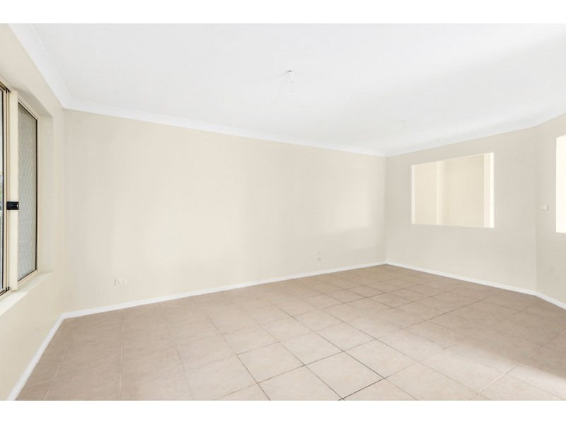 69 Middle Road, Hillcrest QLD 4118