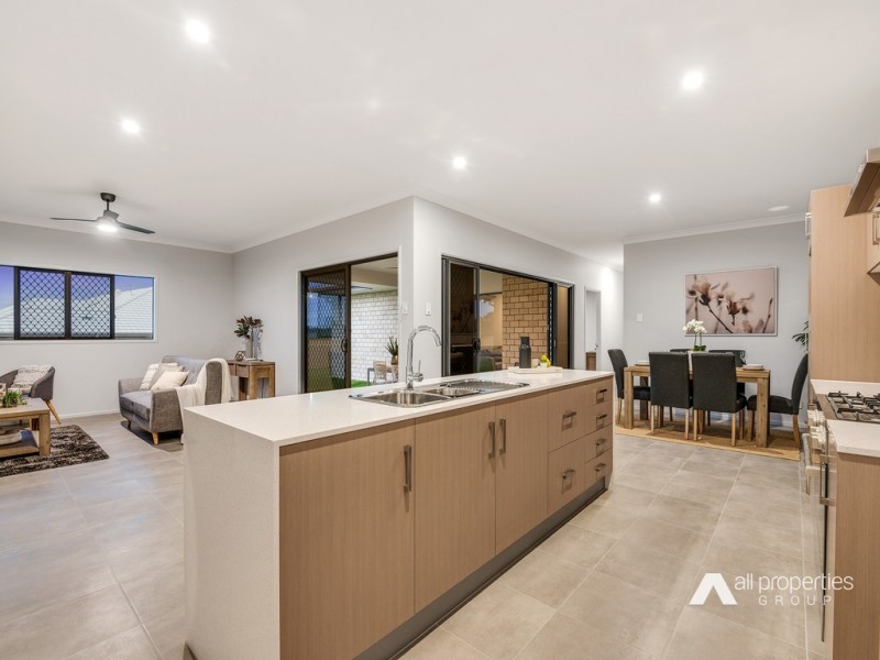 102-104 Loch Ness Cct, New Beith QLD 4124