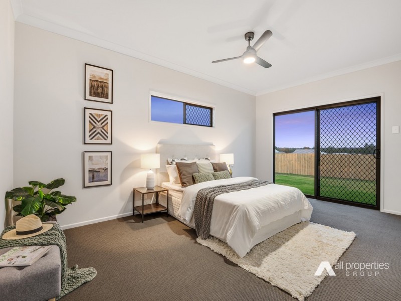 102-104 Loch Ness Cct, New Beith QLD 4124