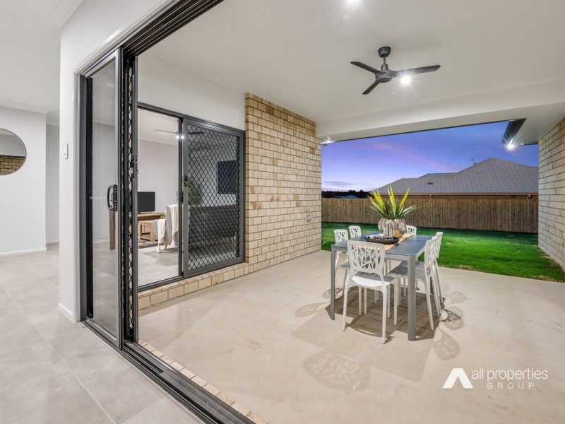 102-104 Loch Ness Cct, New Beith QLD 4124