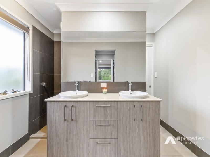 9 Halifax Circuit, Pimpama QLD 4209