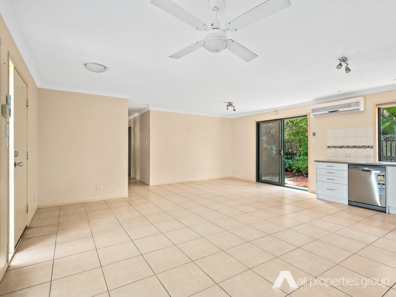 8 Brooke St, Crestmead QLD 4132