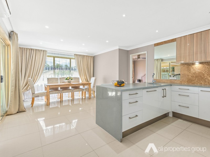 40 Lakeside Crescent, Forest Lake QLD 4078