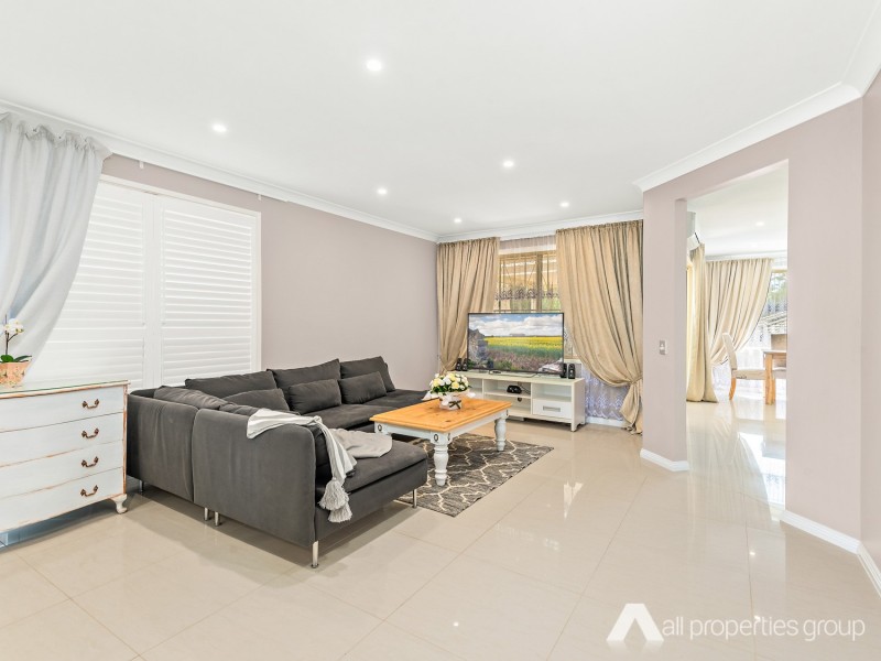 40 Lakeside Crescent, Forest Lake QLD 4078