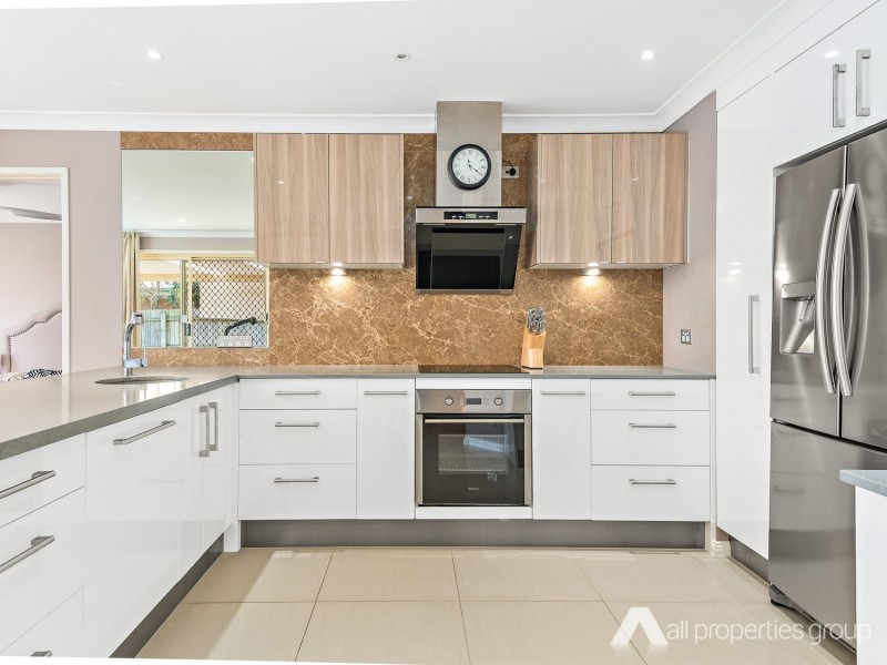 40 Lakeside Crescent, Forest Lake QLD 4078