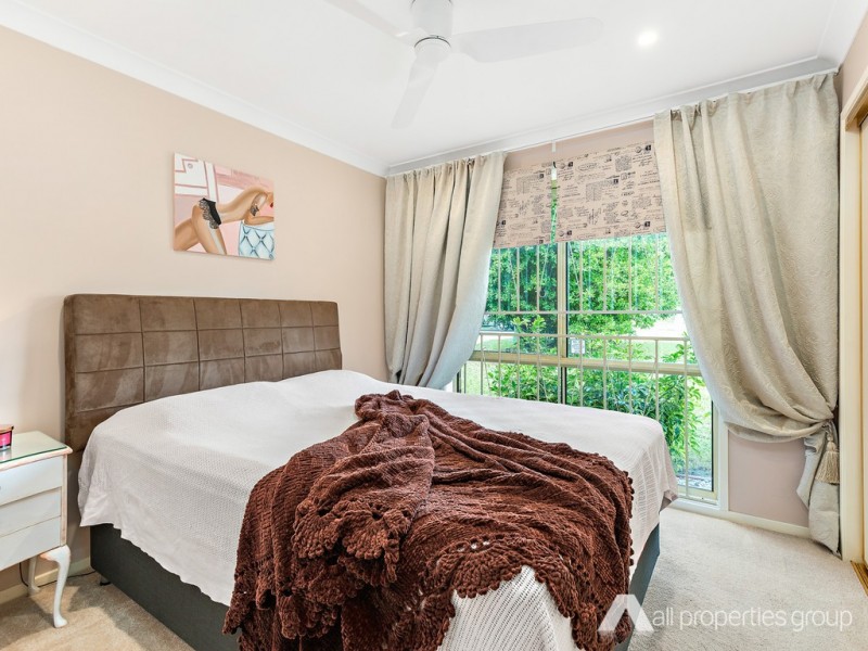 40 Lakeside Crescent, Forest Lake QLD 4078