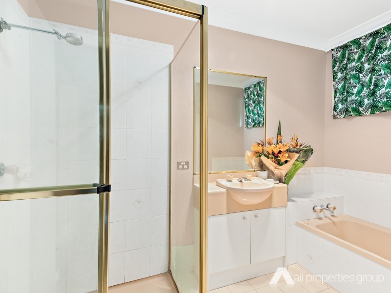 40 Lakeside Crescent, Forest Lake QLD 4078