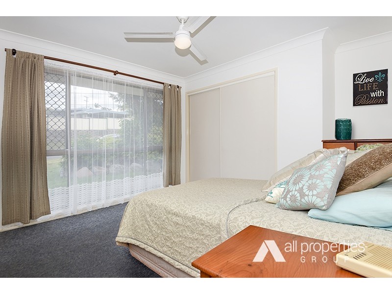 4 Dracon Street, Regents Park QLD 4118