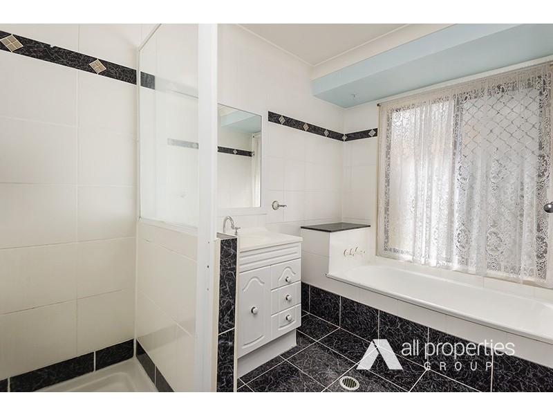 4 Dracon Street, Regents Park QLD 4118
