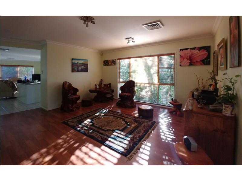 15 Wellington Place, Parkinson QLD 4115