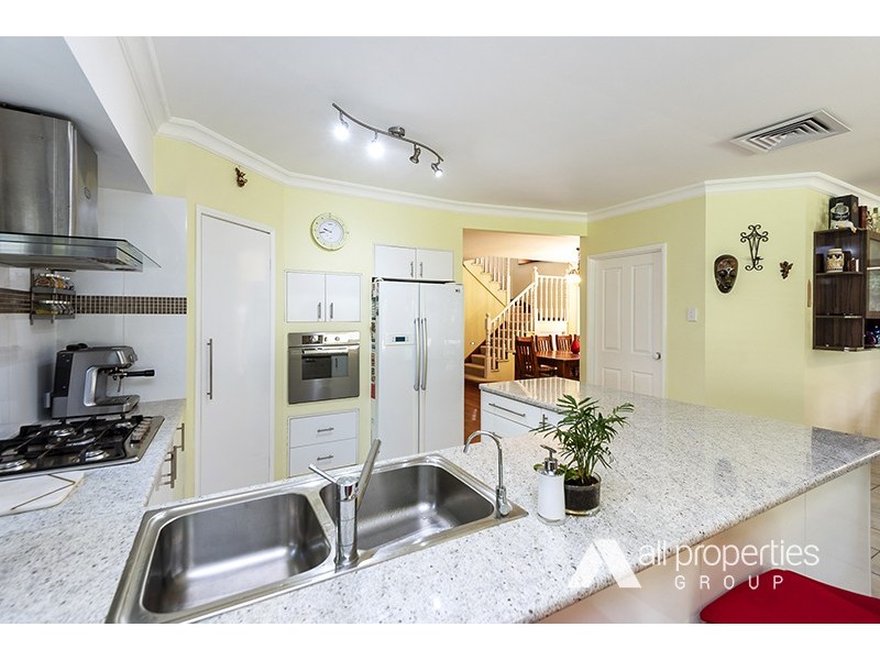 15 Wellington Place, Parkinson QLD 4115