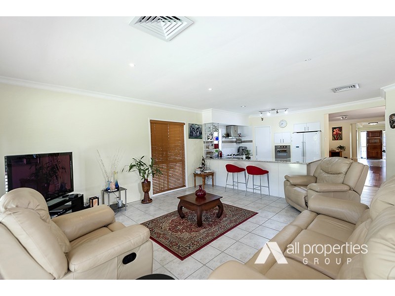 15 Wellington Place, Parkinson QLD 4115