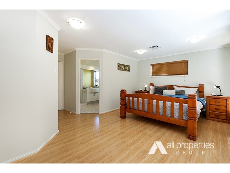 15 Wellington Place, Parkinson QLD 4115