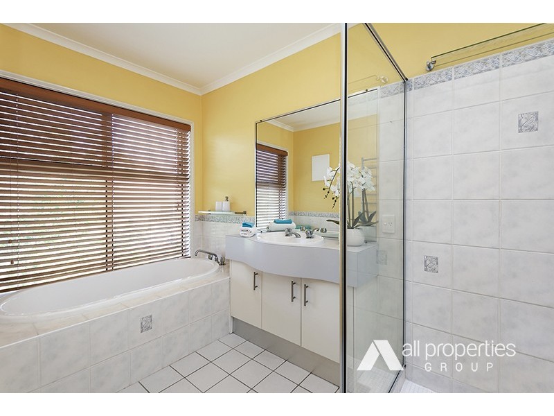 15 Wellington Place, Parkinson QLD 4115