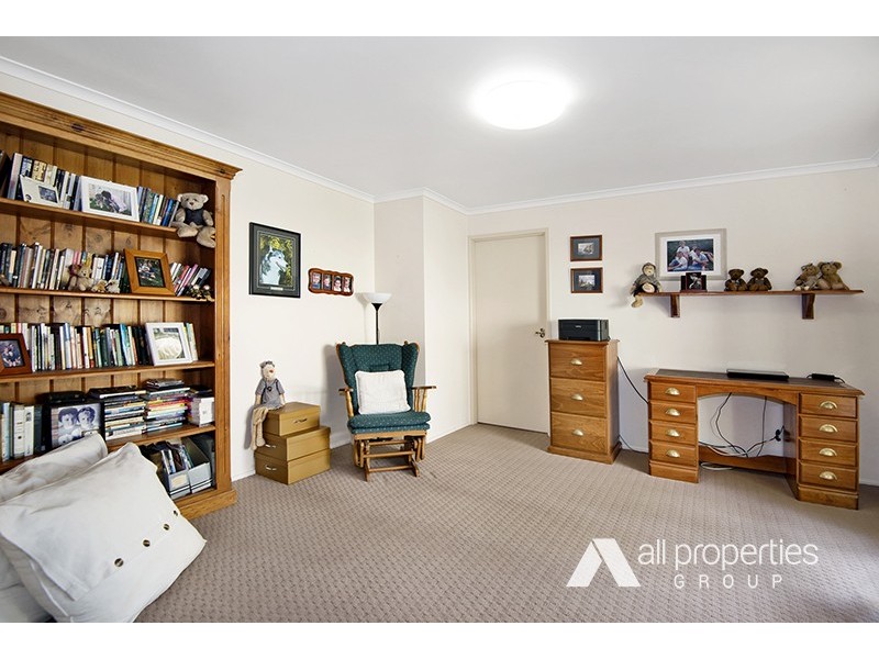 11 COPEINA CT, Regents Park QLD 4118