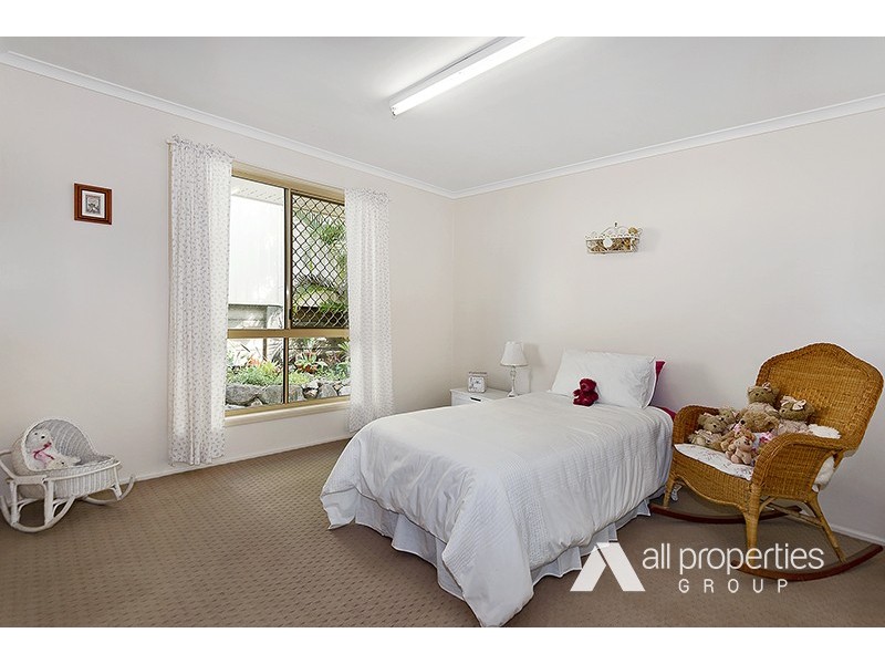 11 COPEINA CT, Regents Park QLD 4118