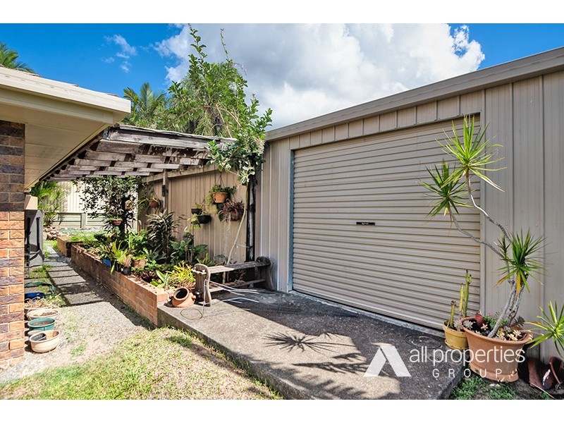 11 COPEINA CT, Regents Park QLD 4118