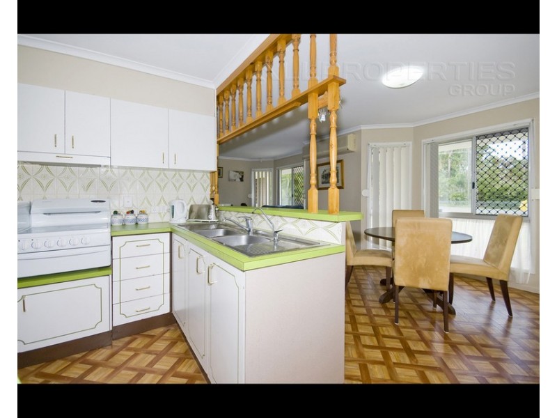 17 Nottingham Ct, Forestdale QLD 4118