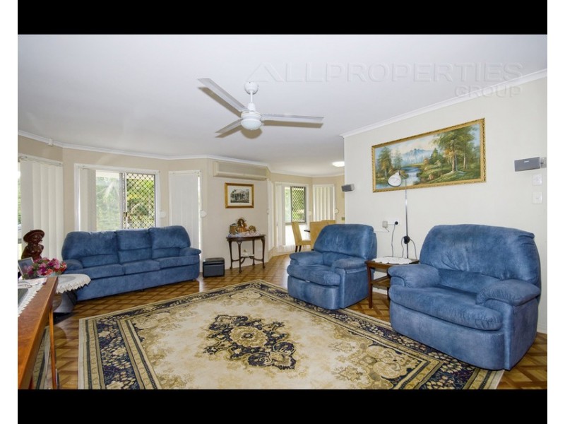 17 Nottingham Ct, Forestdale QLD 4118