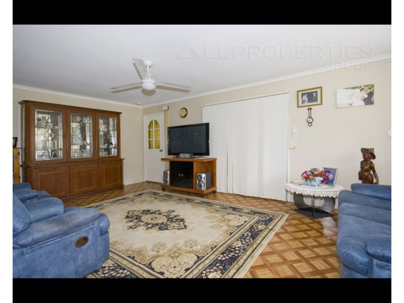 17 Nottingham Ct, Forestdale QLD 4118