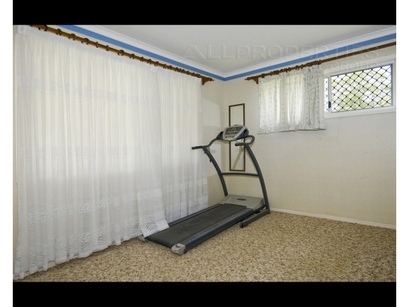 17 Nottingham Ct, Forestdale QLD 4118