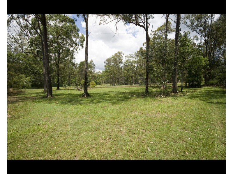 17 Nottingham Ct, Forestdale QLD 4118