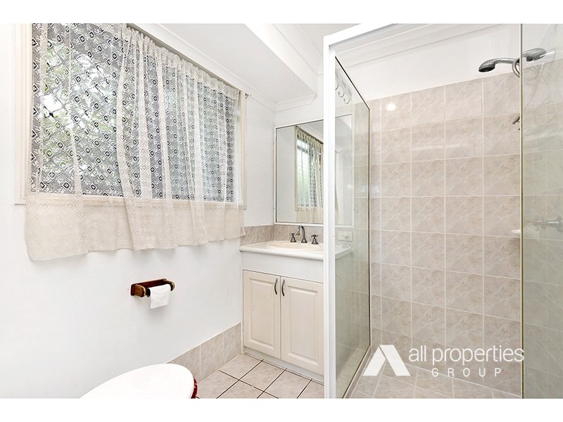109 LAMBERTH ROAD, Regents Park QLD 4118