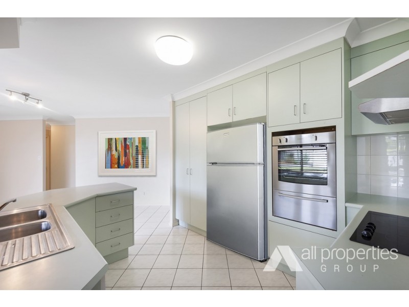 84 Bannockburn Crescent, Parkinson QLD 4115