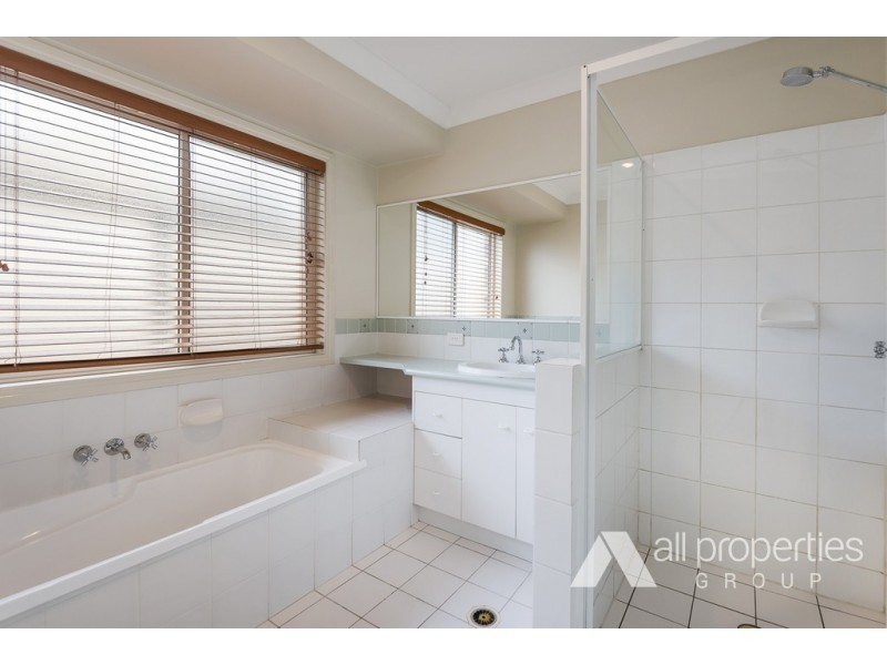 84 Bannockburn Crescent, Parkinson QLD 4115