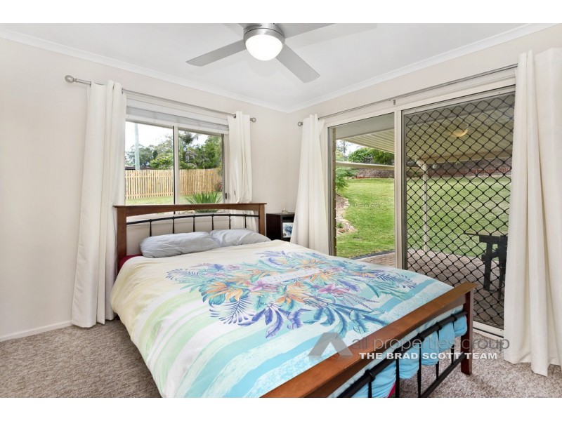 114-116 Michelle Drive, Cedar Grove QLD 4285