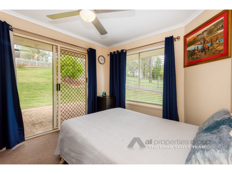 114-116 Michelle Drive, Cedar Grove QLD 4285