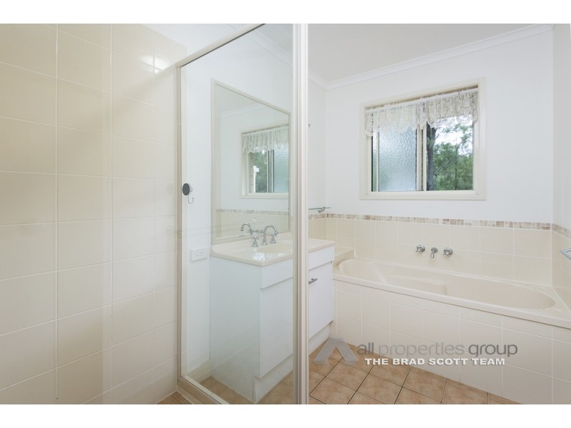 114-116 Michelle Drive, Cedar Grove QLD 4285