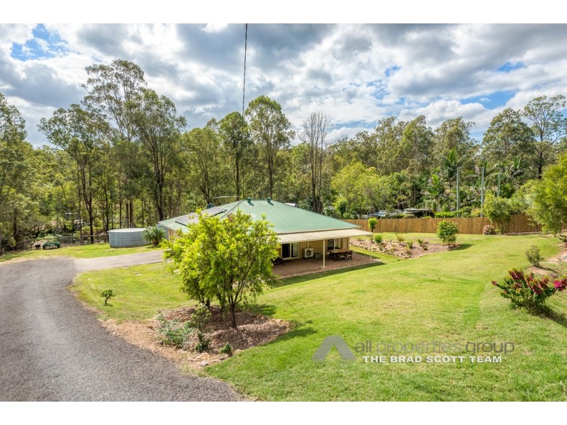 114-116 Michelle Drive, Cedar Grove QLD 4285
