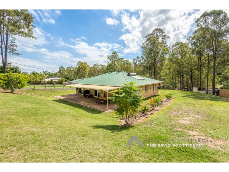 114-116 Michelle Drive, Cedar Grove QLD 4285
