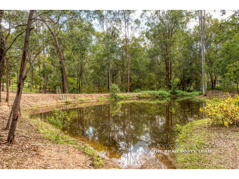 114-116 Michelle Drive, Cedar Grove QLD 4285