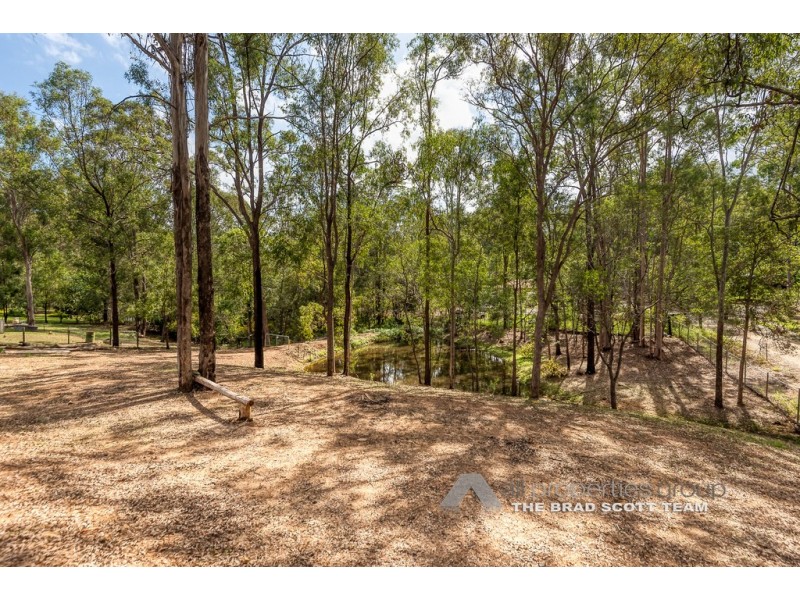 114-116 Michelle Drive, Cedar Grove QLD 4285