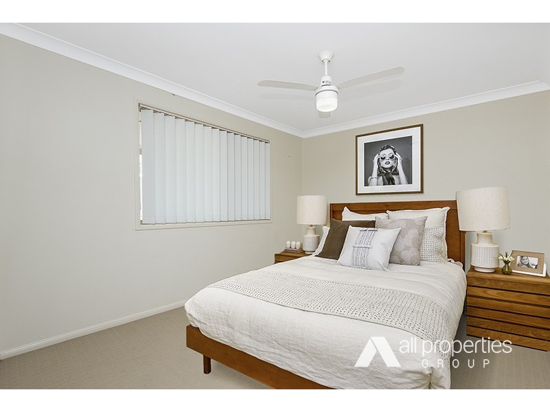 70 Steelwood Street, Heathwood QLD 4110