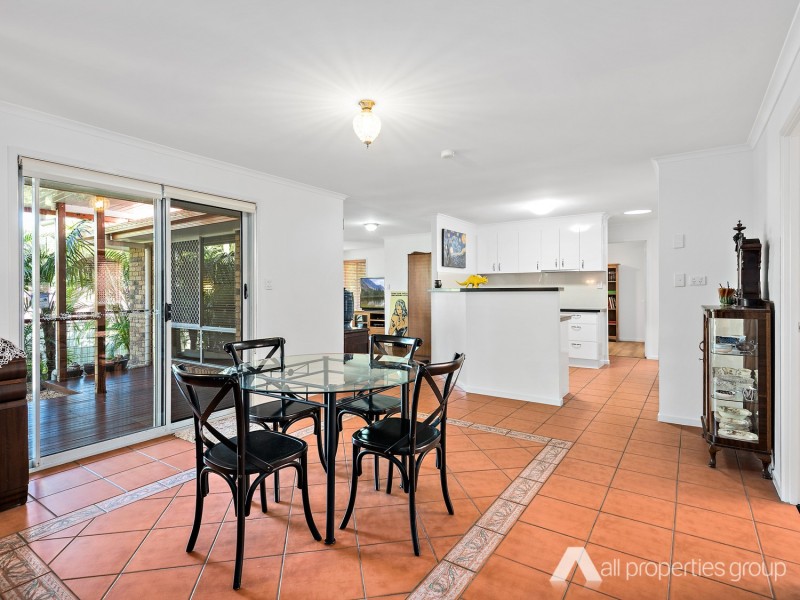 13 Murray Place, Forest Lake QLD 4078