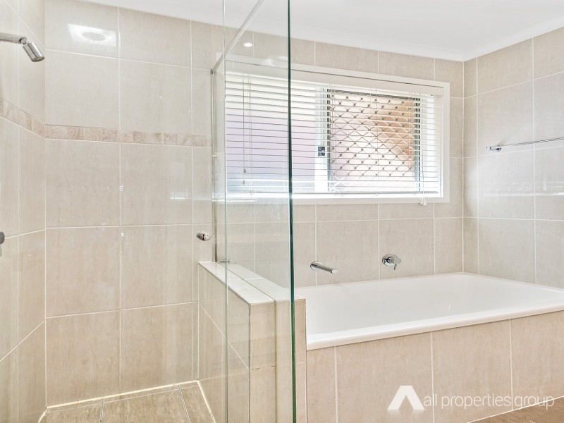 13 Murray Place, Forest Lake QLD 4078