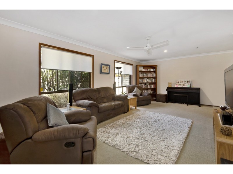 36 REGENCY DRIVE, Regents Park QLD 4118