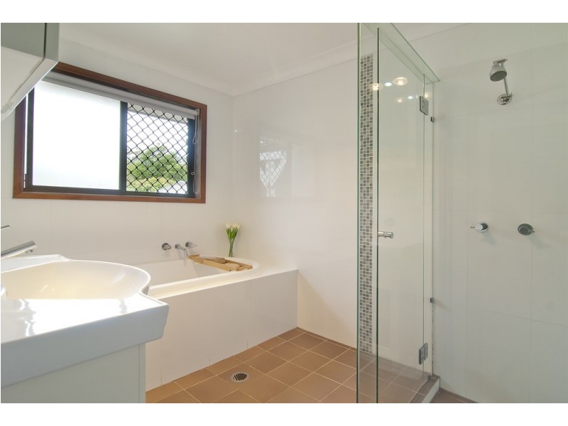 36 REGENCY DRIVE, Regents Park QLD 4118