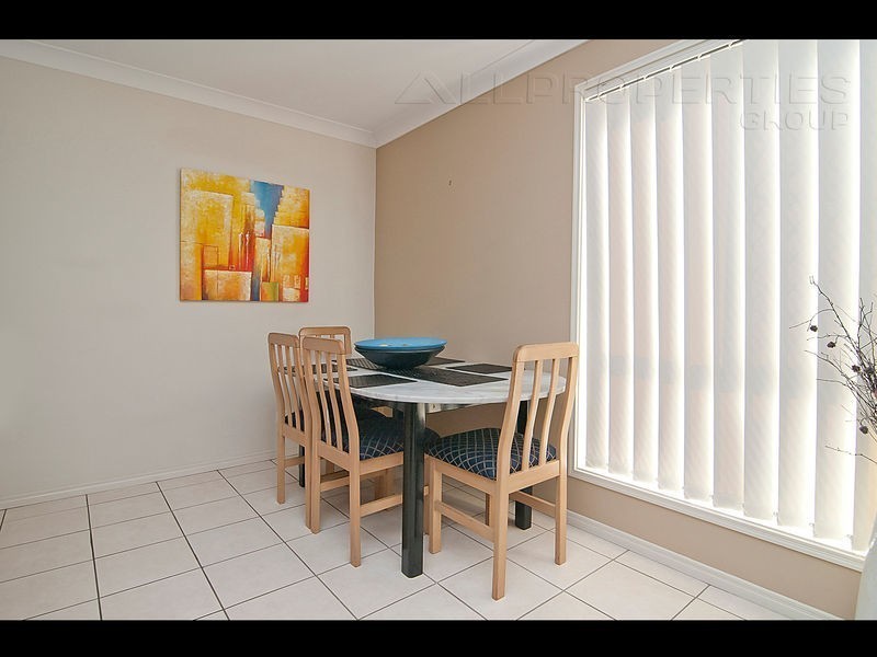 28 Canterbury Bells Circuit, Springfield Lakes QLD 4300
