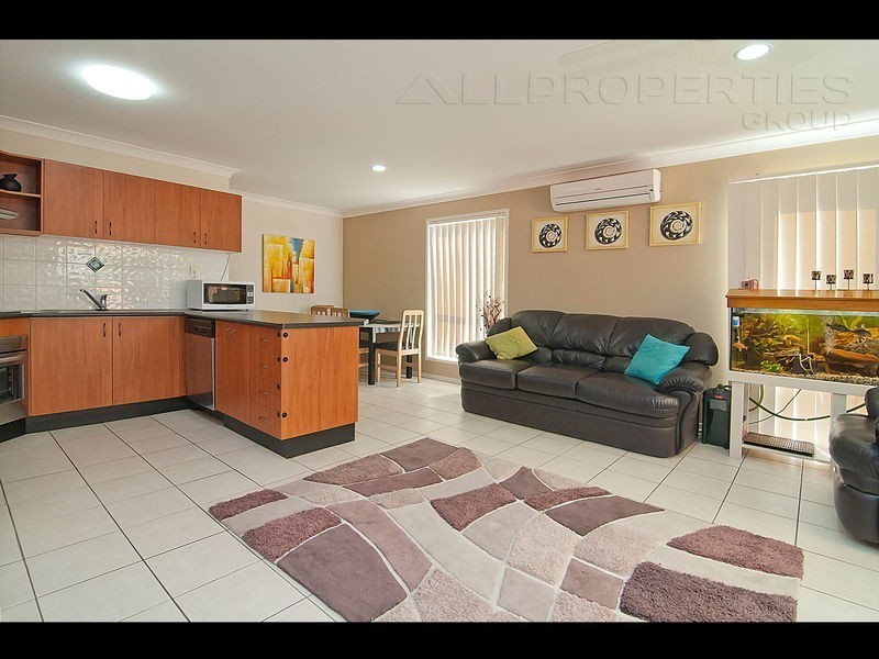 28 Canterbury Bells Circuit, Springfield Lakes QLD 4300